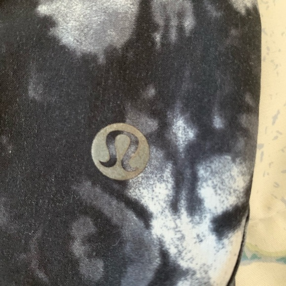 Lululemon Athletica Run Times Athletic Shorts size 8 - Picture 7 of 8